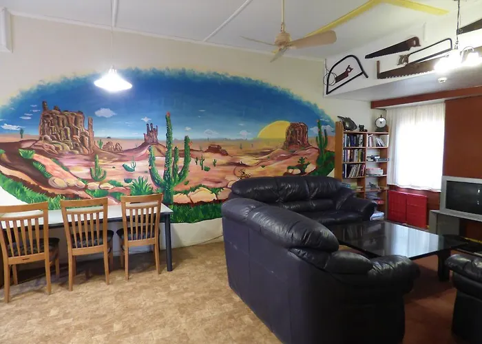 Cactus Jacks Backpackers * Rotorua