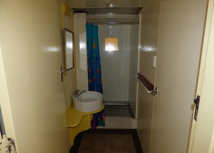 Hostal Cactus Jacks Backpackers *